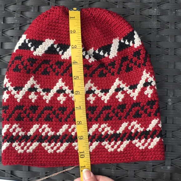 Hand Crocheted Slouchy Hat/Toque - Picture 6 of 6